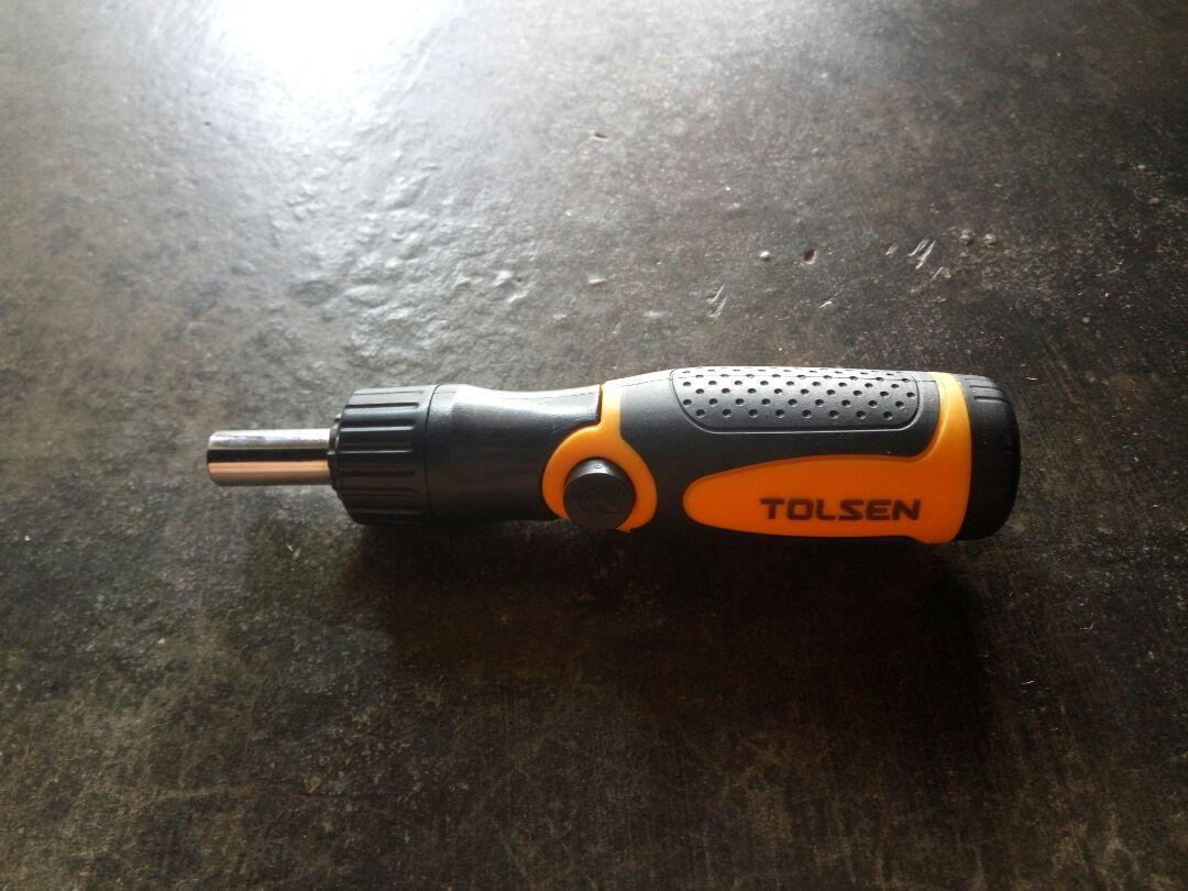 Flat on sale ratchet screwdriver